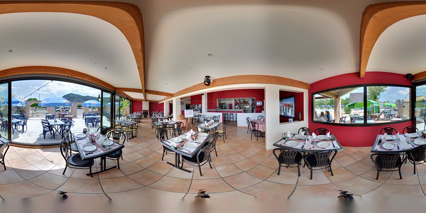 Visite virtuelle 360 de Le piano rouge - Vallon-Pont-d'Arc