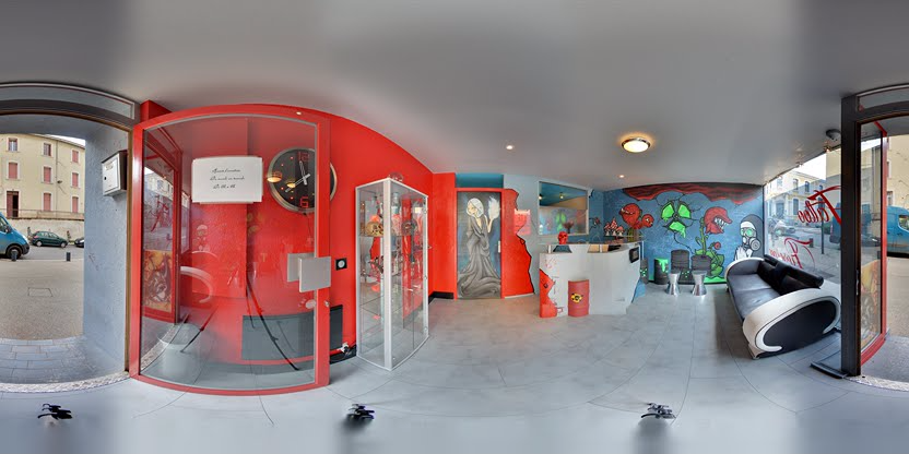Visite virtuelle 360° de SARL Addiction à Romans – Salon de tatouage et piercing – Webvisite