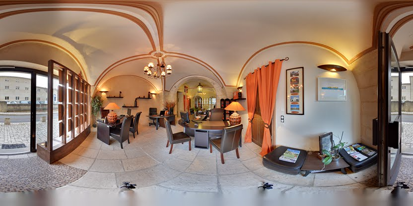 Visite virtuelle 360 de Castel Immo Provence - Uzès