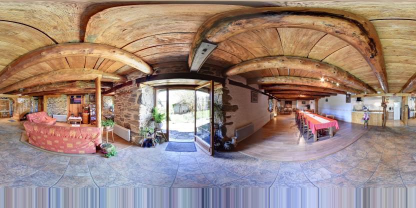 Visite virtuelle 360 de L'Oustar de Tougnini - Ruynes-en-Margeride