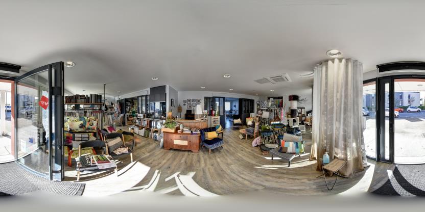 Visite virtuelle 360° de Un Atelier 2 Tapissières à Châteaubourg – Magasin de meubles – Webvisite