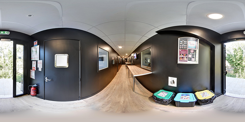 Visite virtuelle 360 de La Fabrik Tete D'Affiche - Fréjus