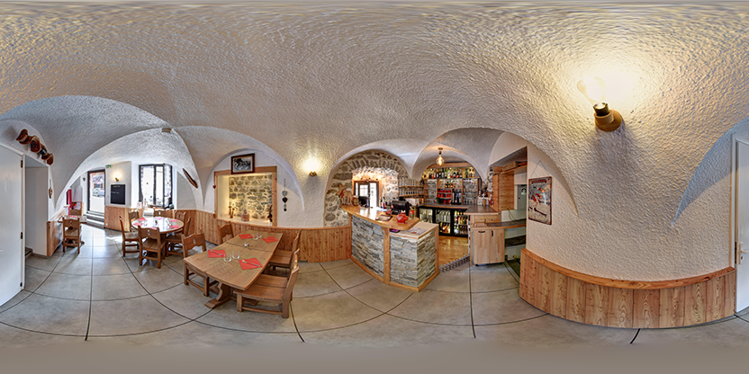 Visite virtuelle 360° de L'Auberge des Tounes à Saint-Bonnet-en-Champsaur – Restaurant – Webvisite