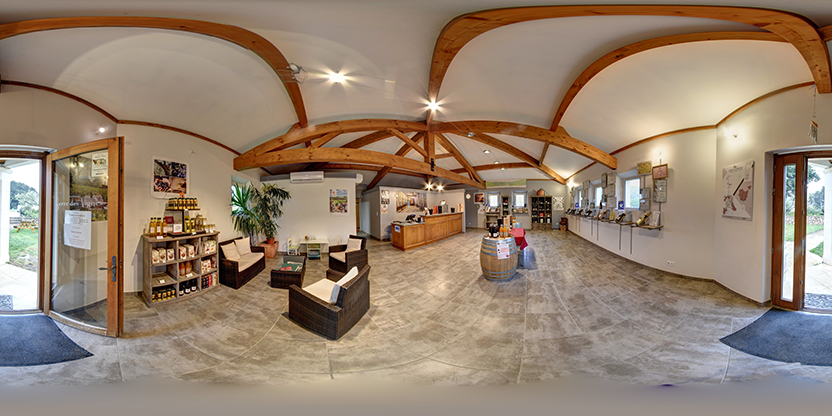 Visite virtuelle 360 de Domaine du Serre des Vignes - Roche-Saint-Secret-Béconne