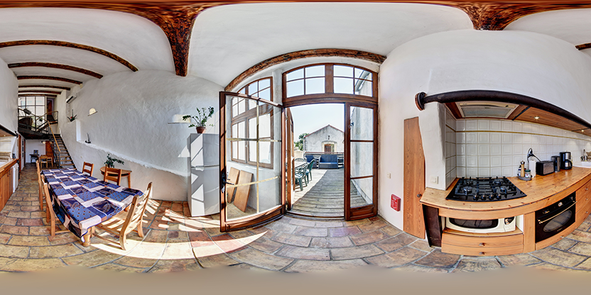 Visite virtuelle 360° de Gîte en Camargue - Ancienne Abbaye de Franquevaux à Beauvoisin – Gîte – Webvisite
