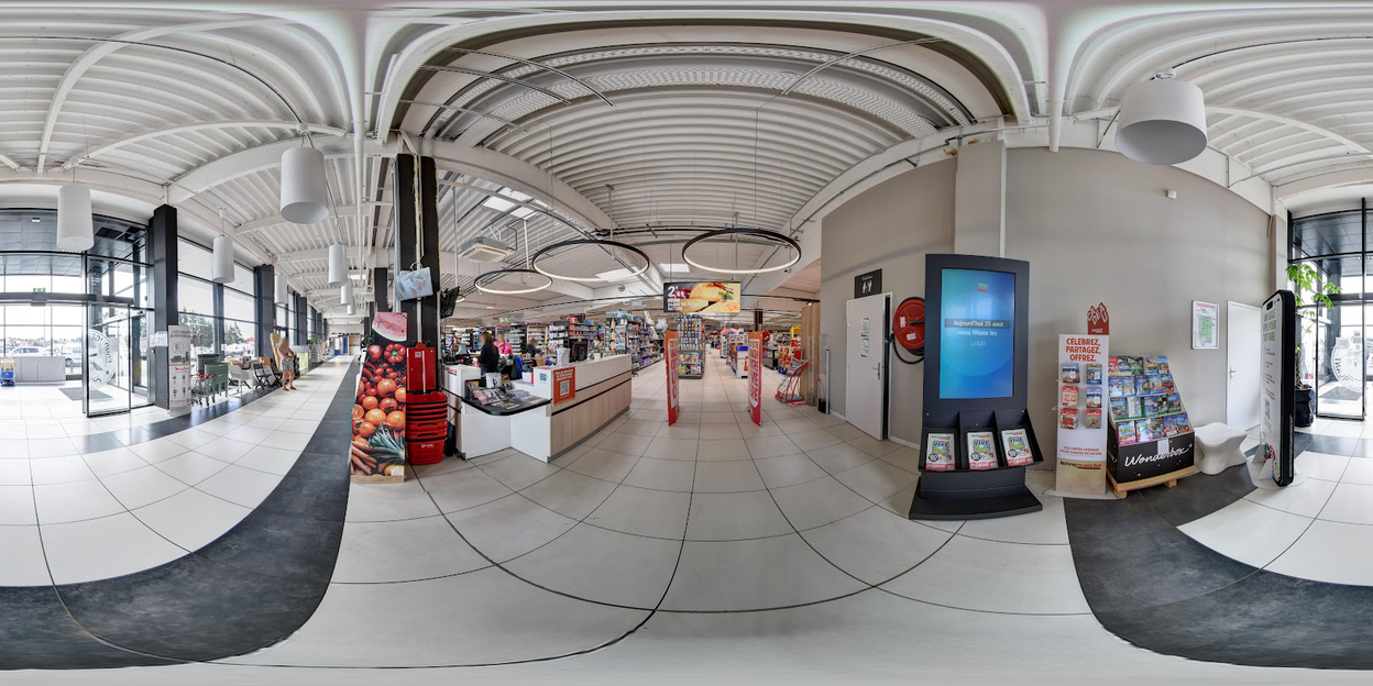 Visite virtuelle 360 de Intermarché Super - Saint-Chély-d'Apcher a Saint-Chély-d'Apcher en Occitanie - Webvisite